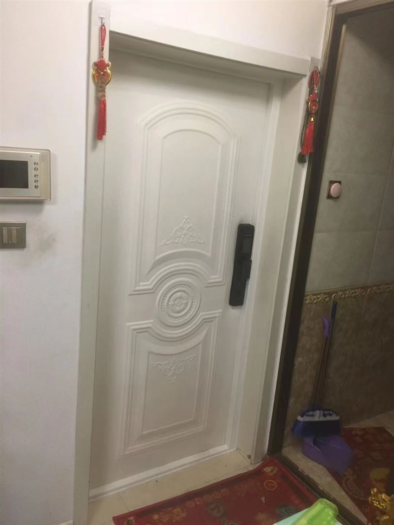 廠家定做紗窗，軟包防盜門，定做門窗，維修門窗，換玻璃換把手合頁密封條。