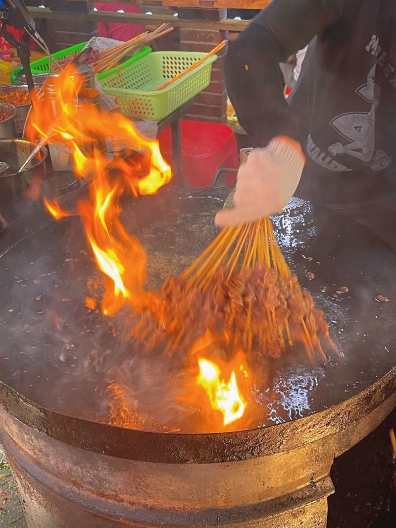 燒烤店招聘服務(wù)員