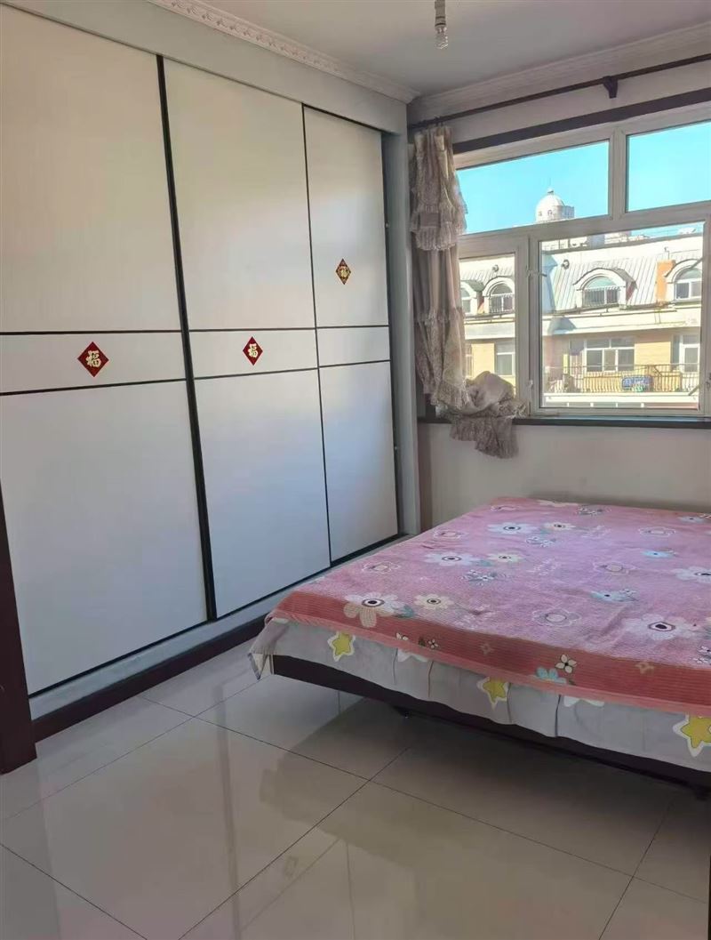 歐洲新城6樓67平18.5